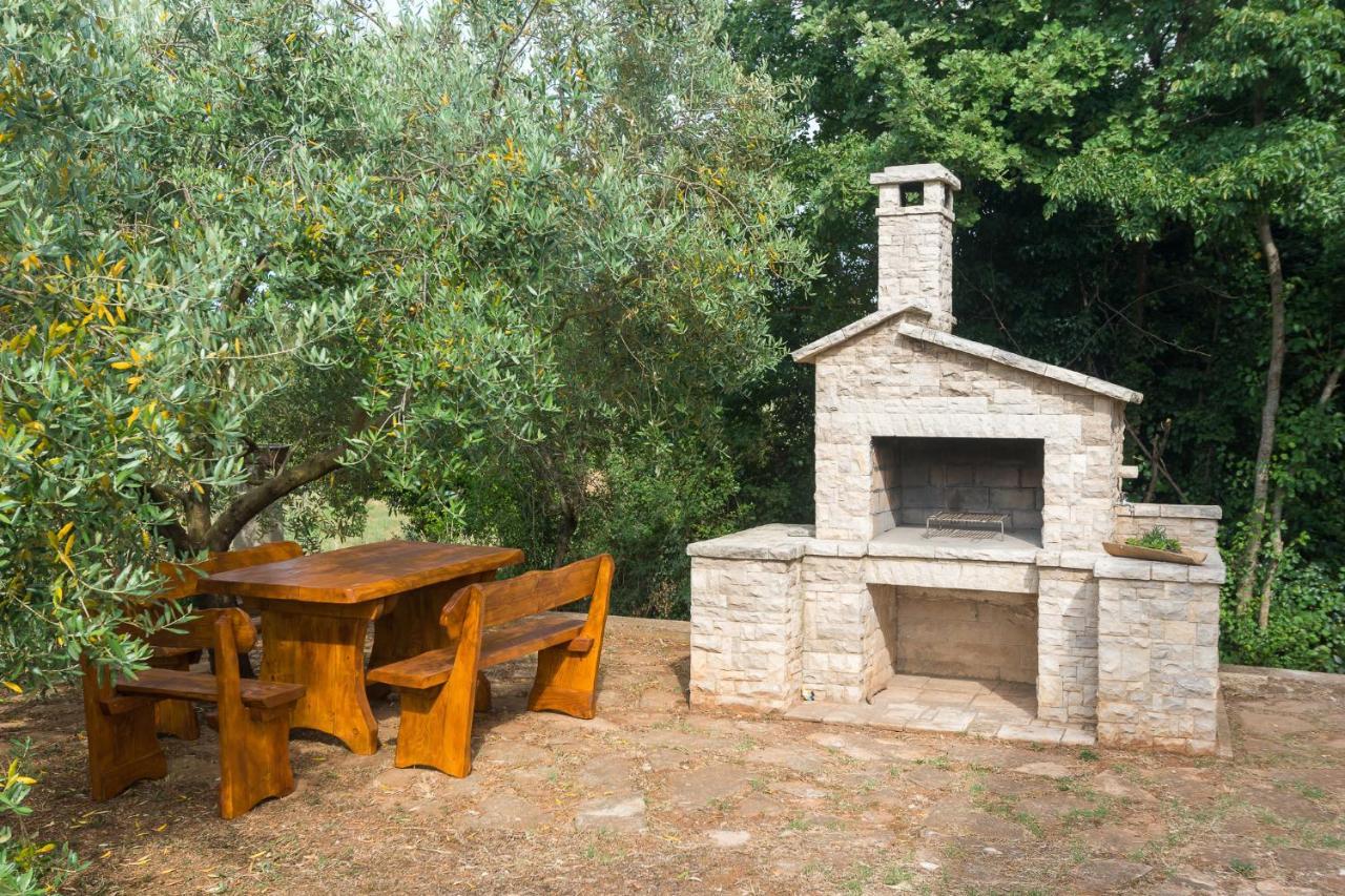 Villa Lili Pula Exterior photo