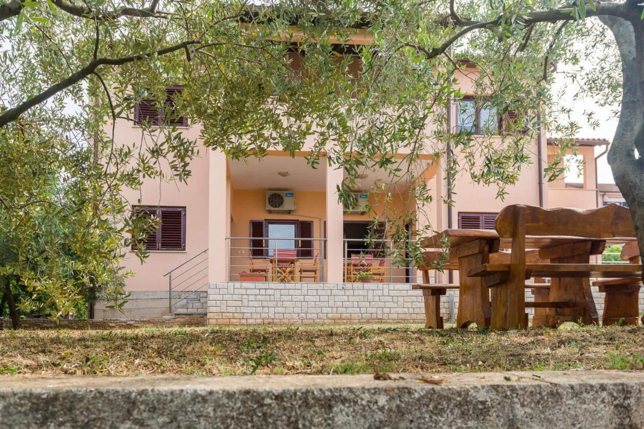 Villa Lili Pula Exterior photo